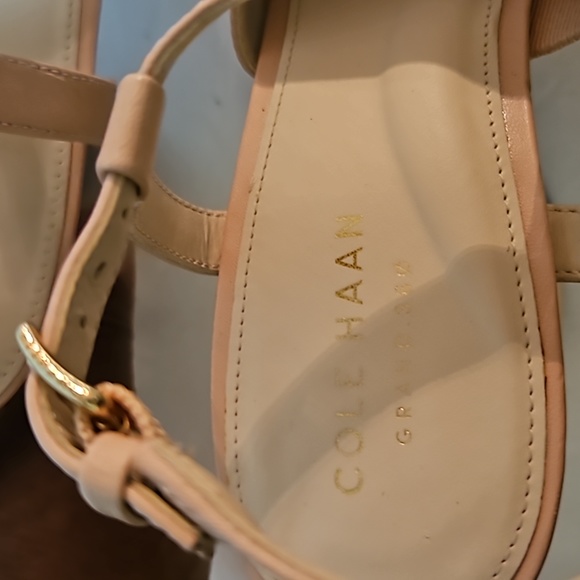 PREOWNED COLE HAAN HEEL - Picture 8 of 8
